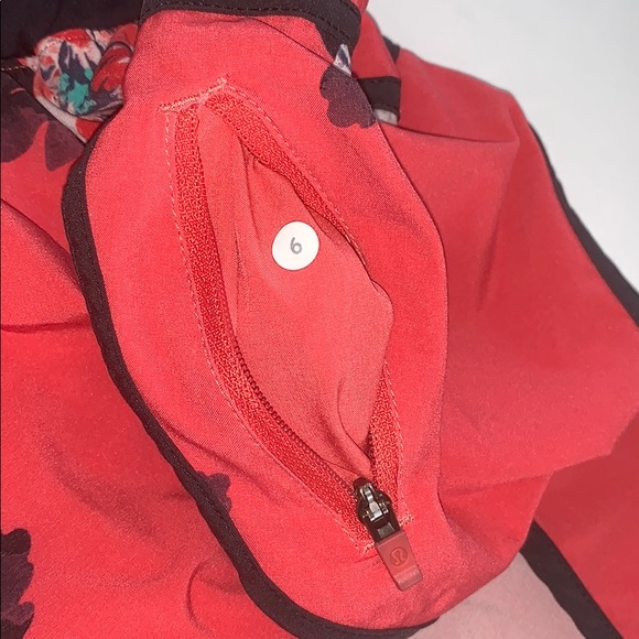 Lululemon athletic running shorts size 6 - Picture 4 of 4